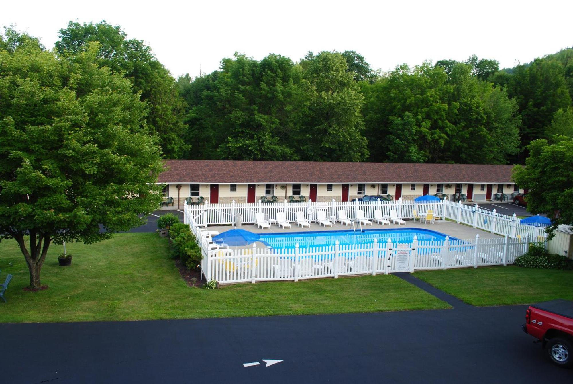 Fran Cove Motel Lake George Exterior photo