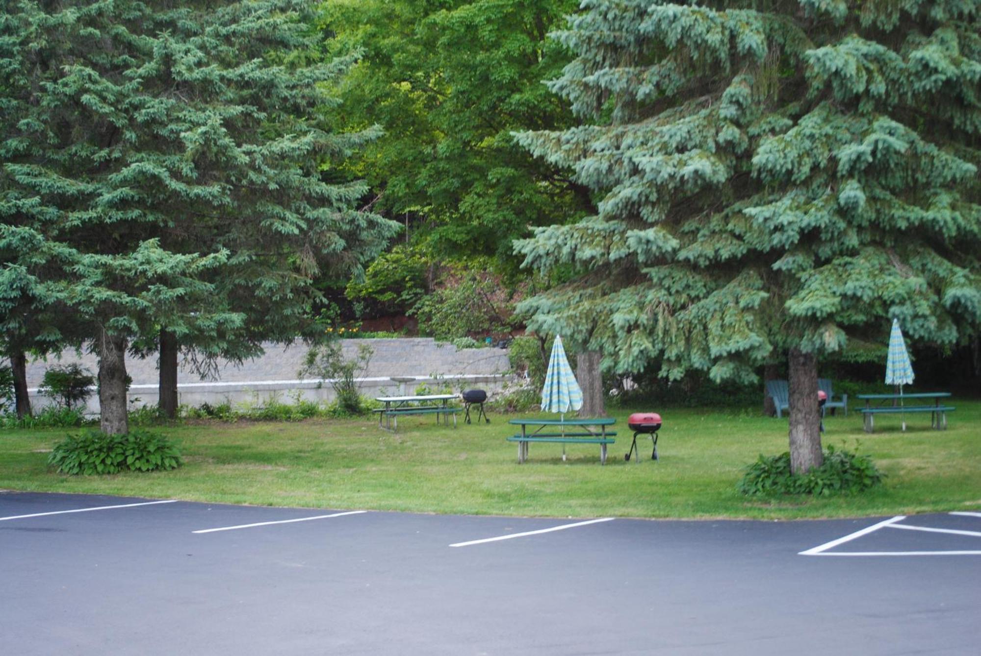 Fran Cove Motel Lake George Exterior photo