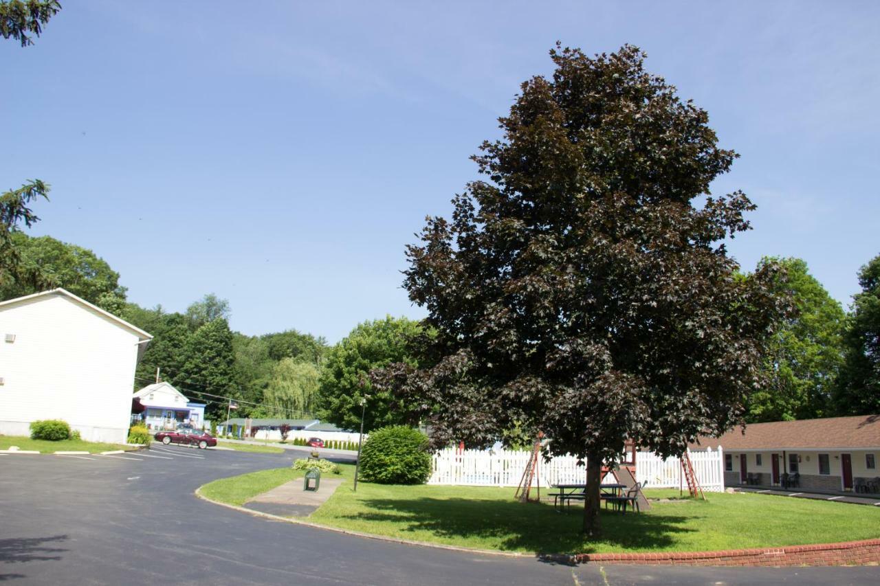 Fran Cove Motel Lake George Exterior photo